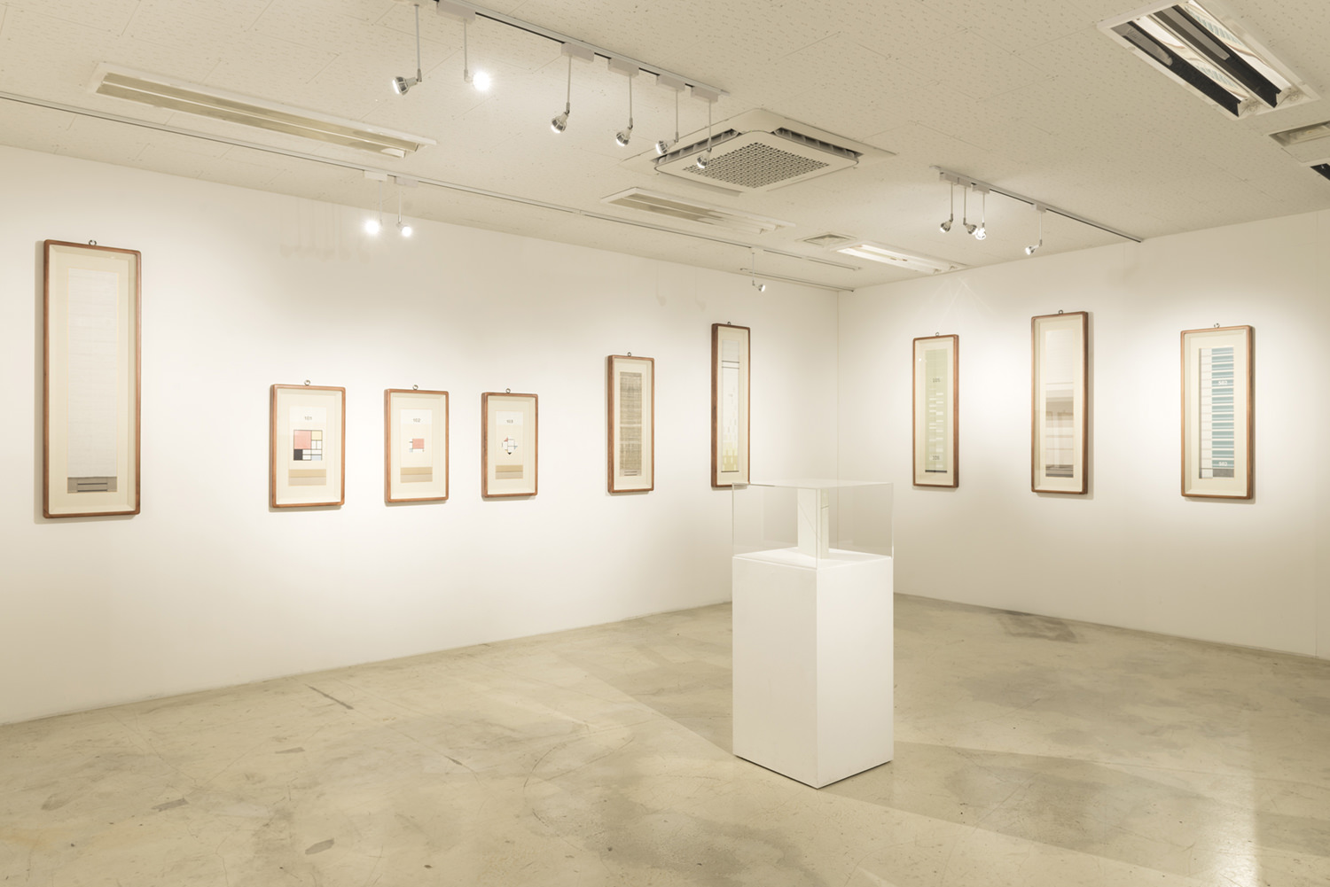 동시대 아파트 속 추상표현주의 동양화 Abstract Expressionist Oriental Paintings in Contemporary Apartment Housing, 2016, 아카이벌피그먼트인화, 표구